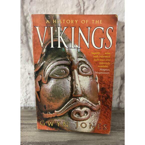 1984 Paperback A History of the Vikings by Gwyn Jones 2nd Edition - Picture 1 of 10